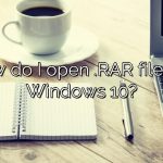 How do I open .RAR files on Windows 10?