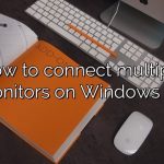 How to connect multiple monitors on Windows 11?