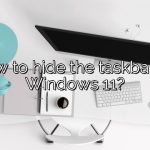 How to hide the taskbar on Windows 11?